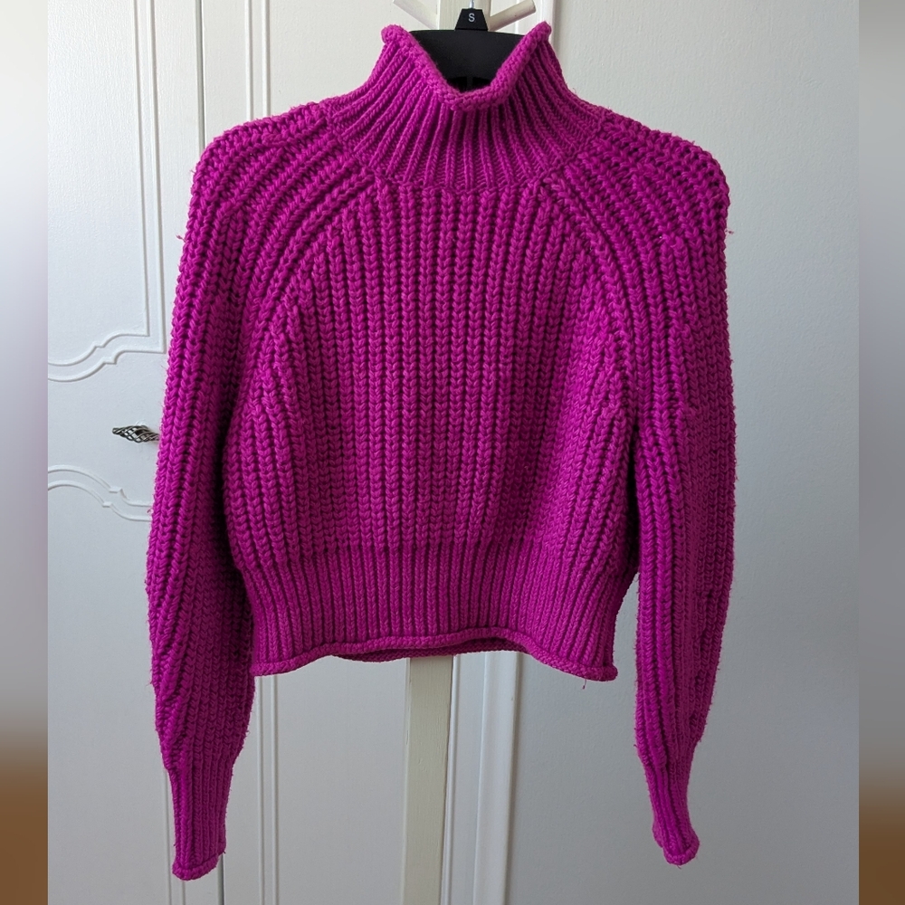H&M Pink Crew Neck Sweater with Chunky Ribbed Knit